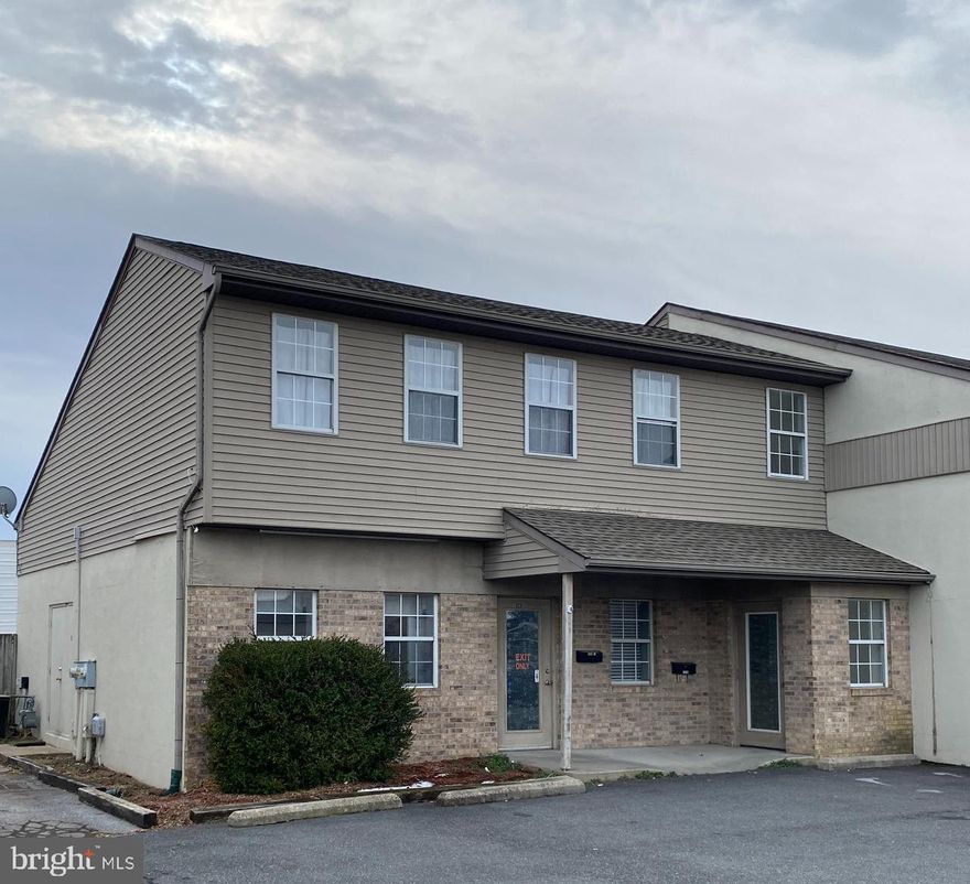 Office space in Williamsport circle with 4 private offices and a reception area. In addition to the shared parking lot the unit has 3 designated parking spaces (2 up front and 1 on the side of the building). Gross lease plus utilities.