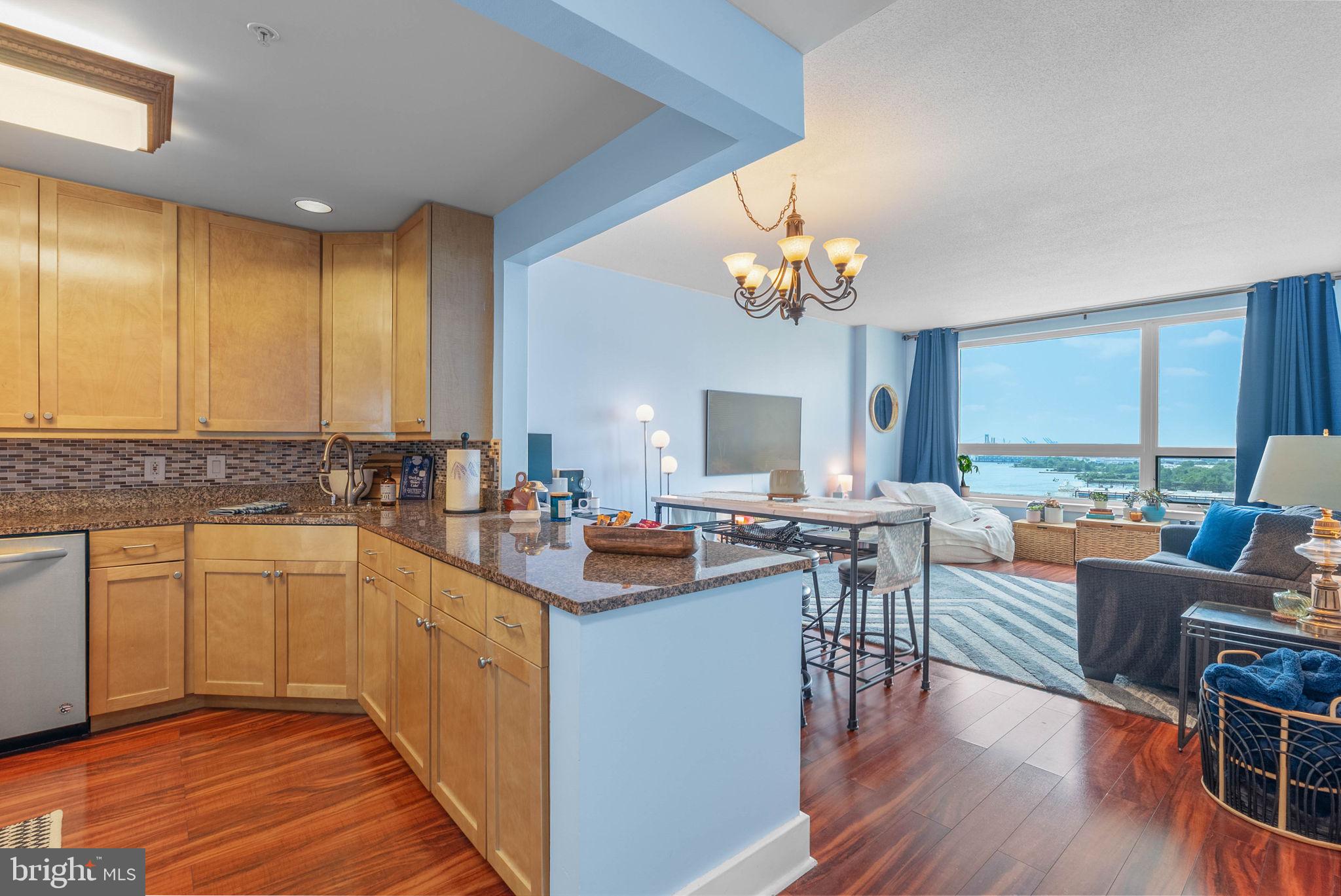 717 S COLUMBUS BOULEVARD 1216