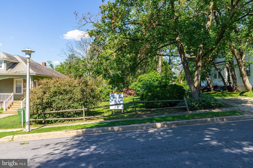 Flat lot with city sewer and water hookups.  Build your dream home here on this large lot. This has a 50' road frontage and 128' deep lot. This is zoned for a detached single-family home. This is a nice clean quiet street with quick access to Perring Parkway.  Lot has been approved for this subdivision. Paperwork is with the city.  Approval is in docs.