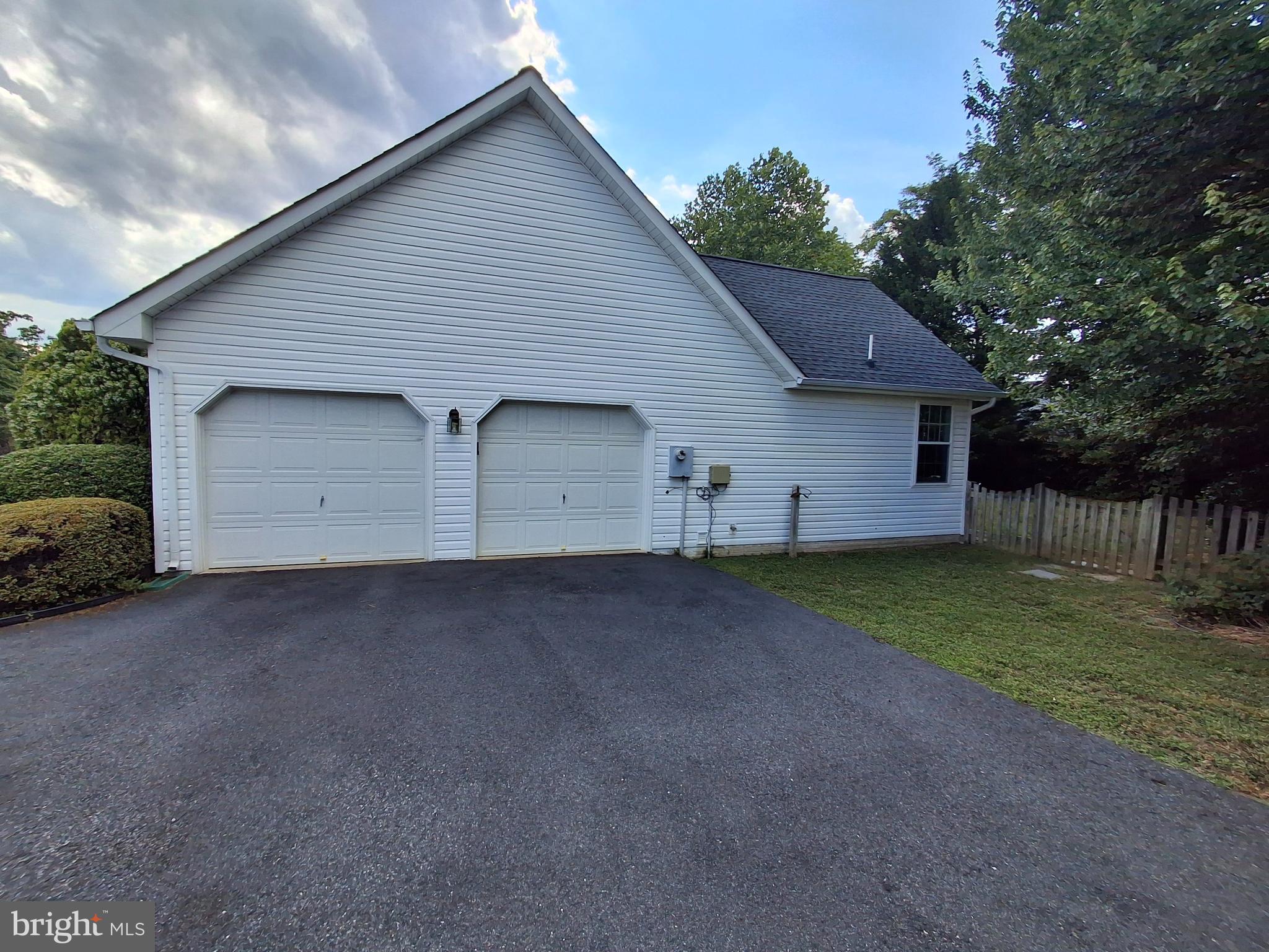 LEE'S HILL - Residential Lease