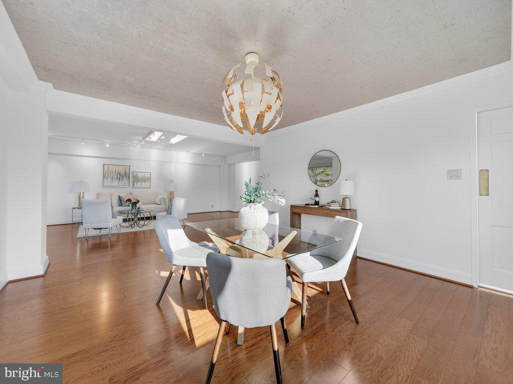 4201 CATHEDRAL AVENUE NW 905W