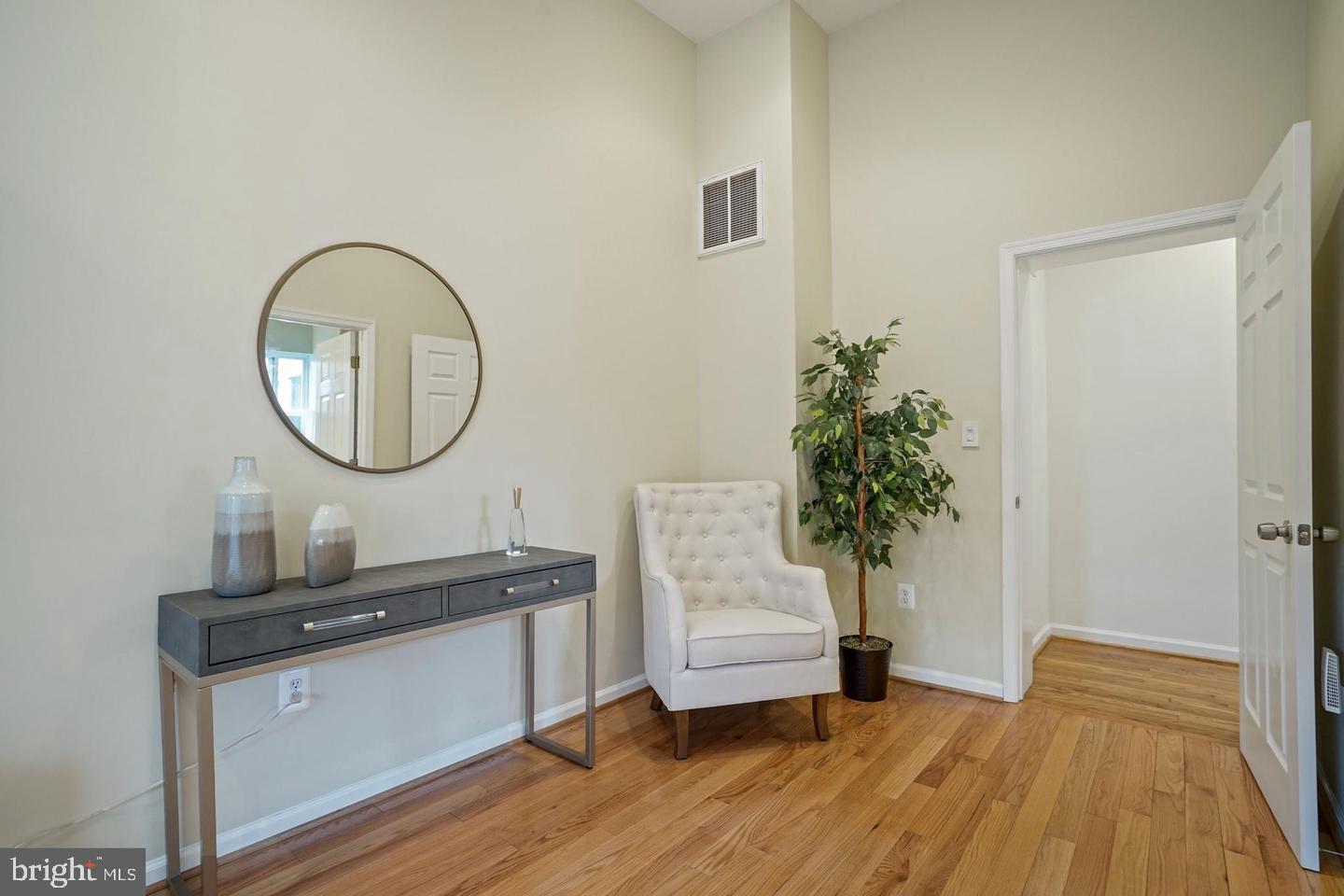 TRUXTON CIRCLE - Residential Lease