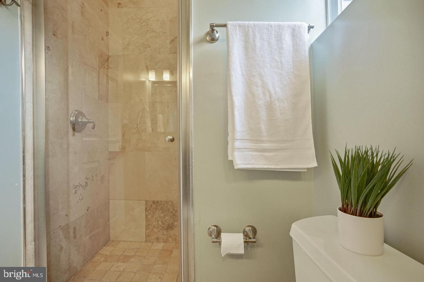TRUXTON CIRCLE - Residential Lease