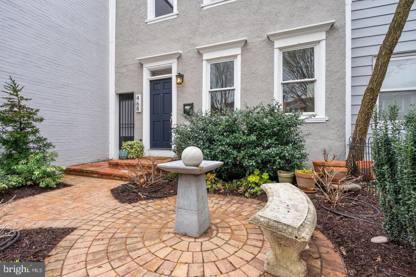 TRUXTON CIRCLE - Residential Lease