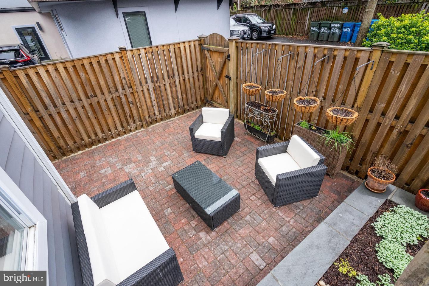 TRUXTON CIRCLE - Residential Lease