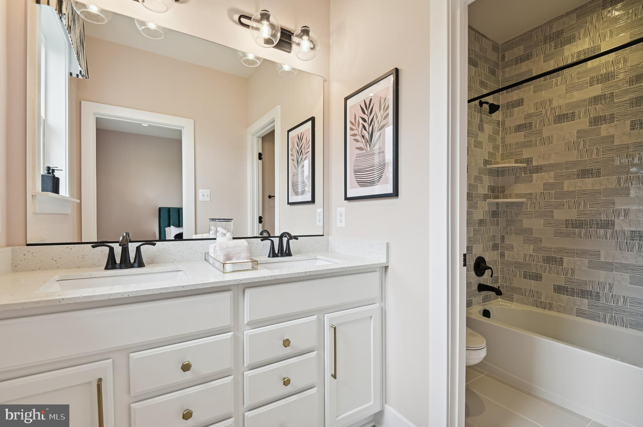 PIKESVILLE - Residential