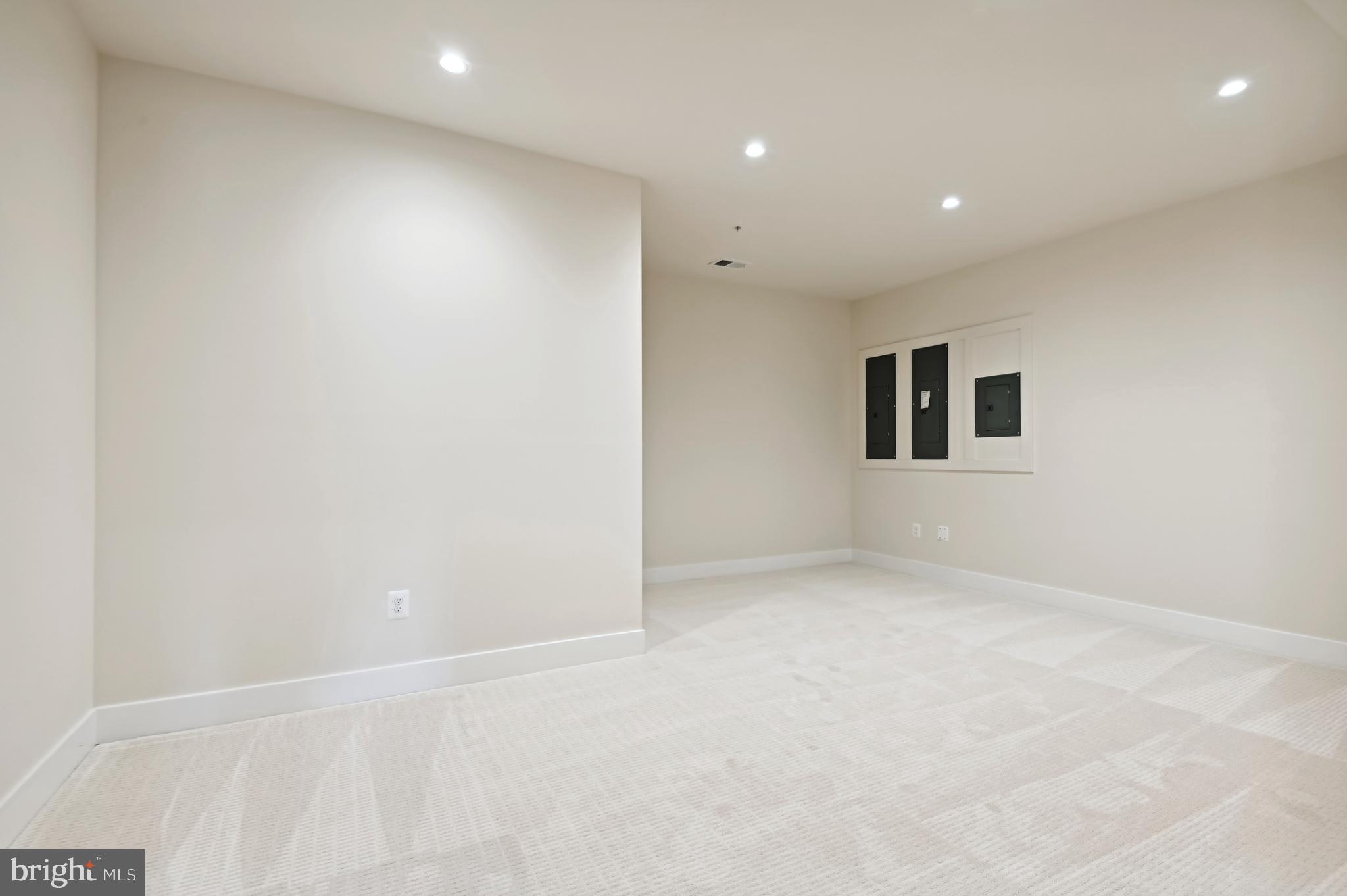 PIKESVILLE - Residential