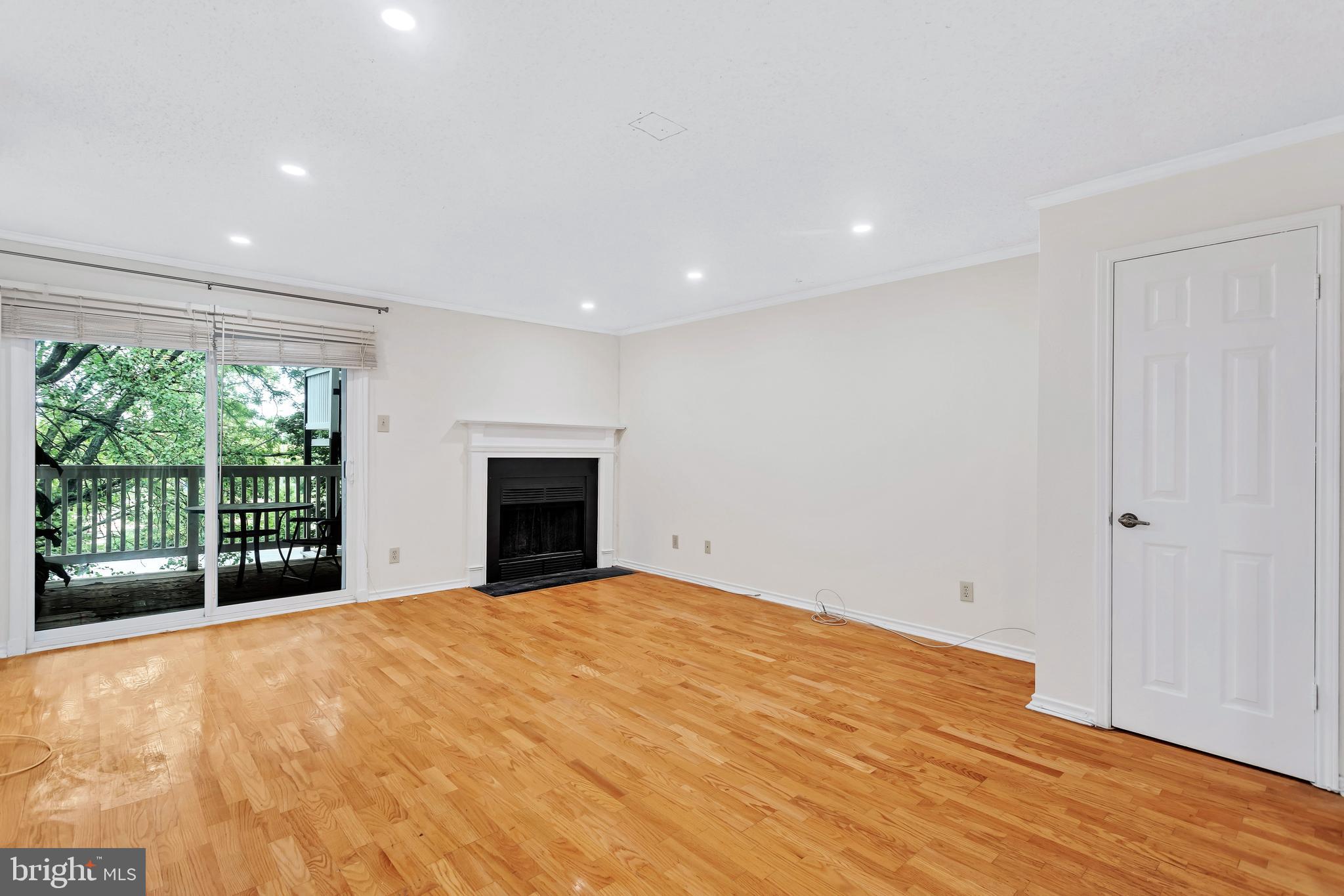 1541 LINCOLN WAY 201A