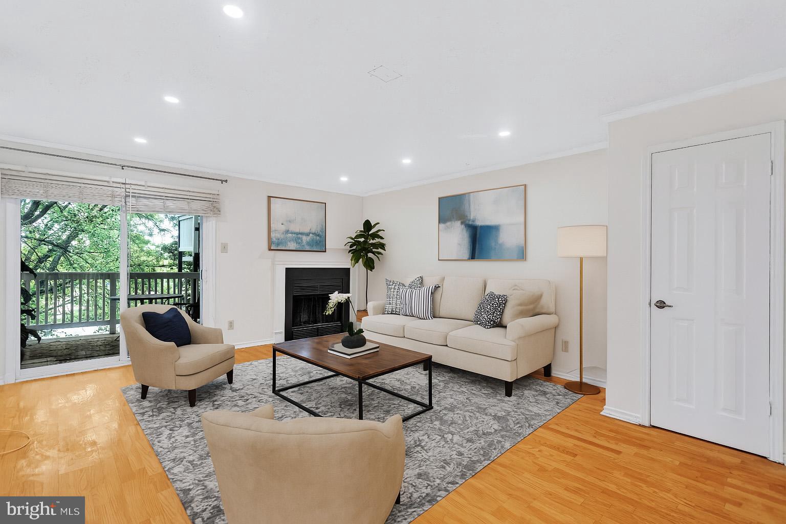 1541 LINCOLN WAY 201A
