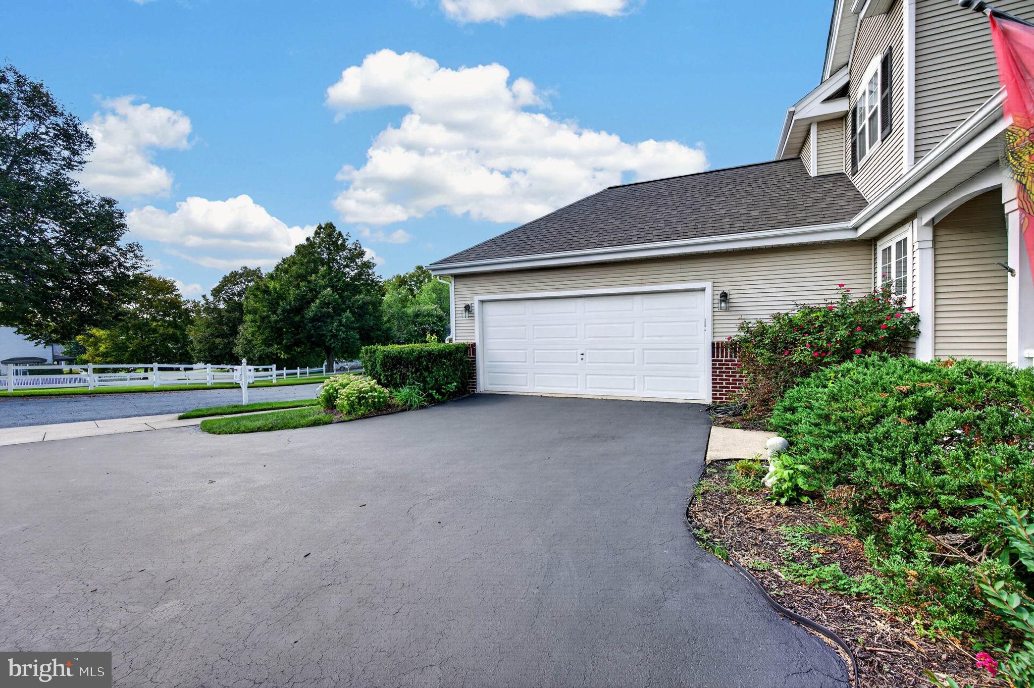 5611 BOBOLINK TRAIL