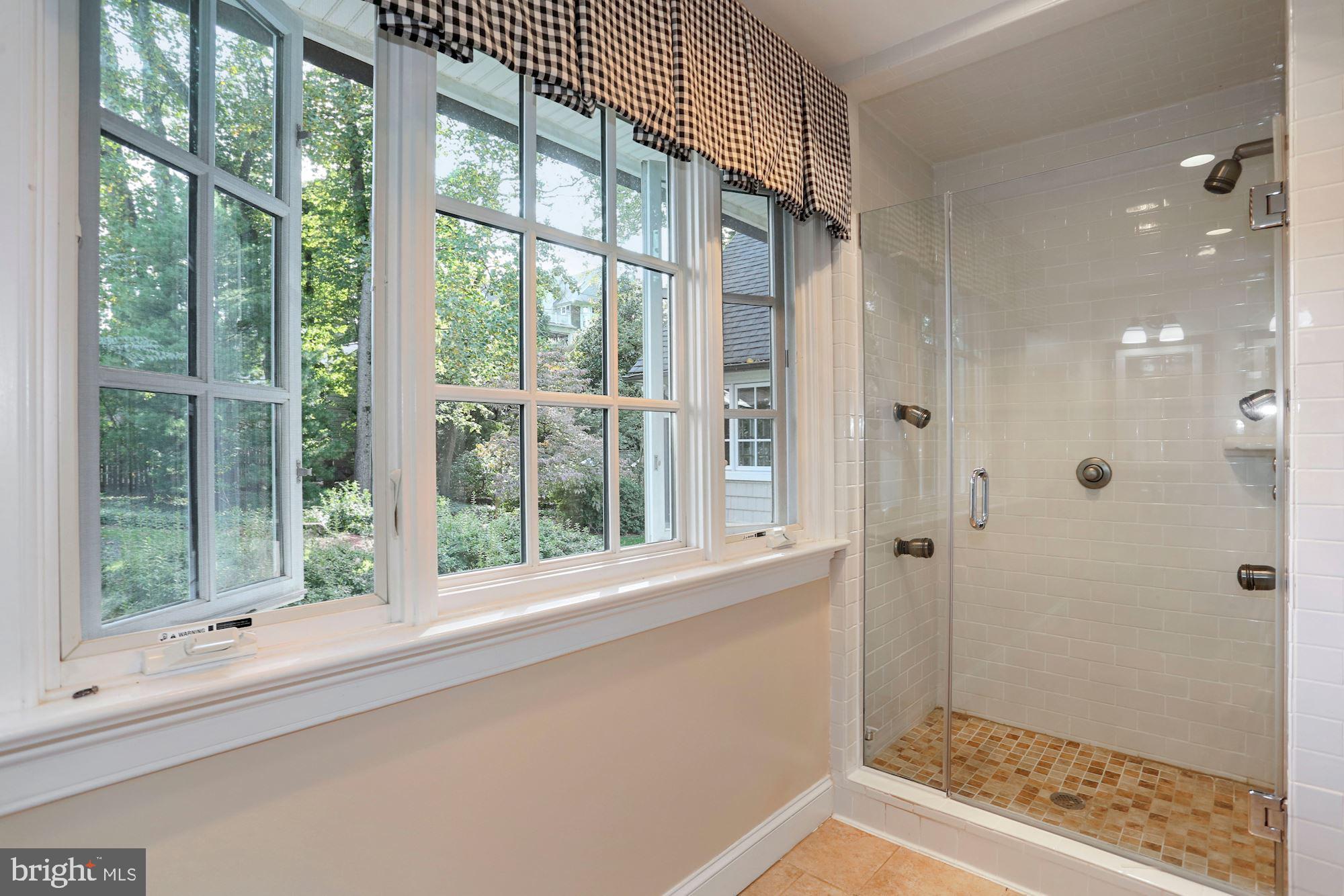 COUNTRY CLUB HILLS - Residential