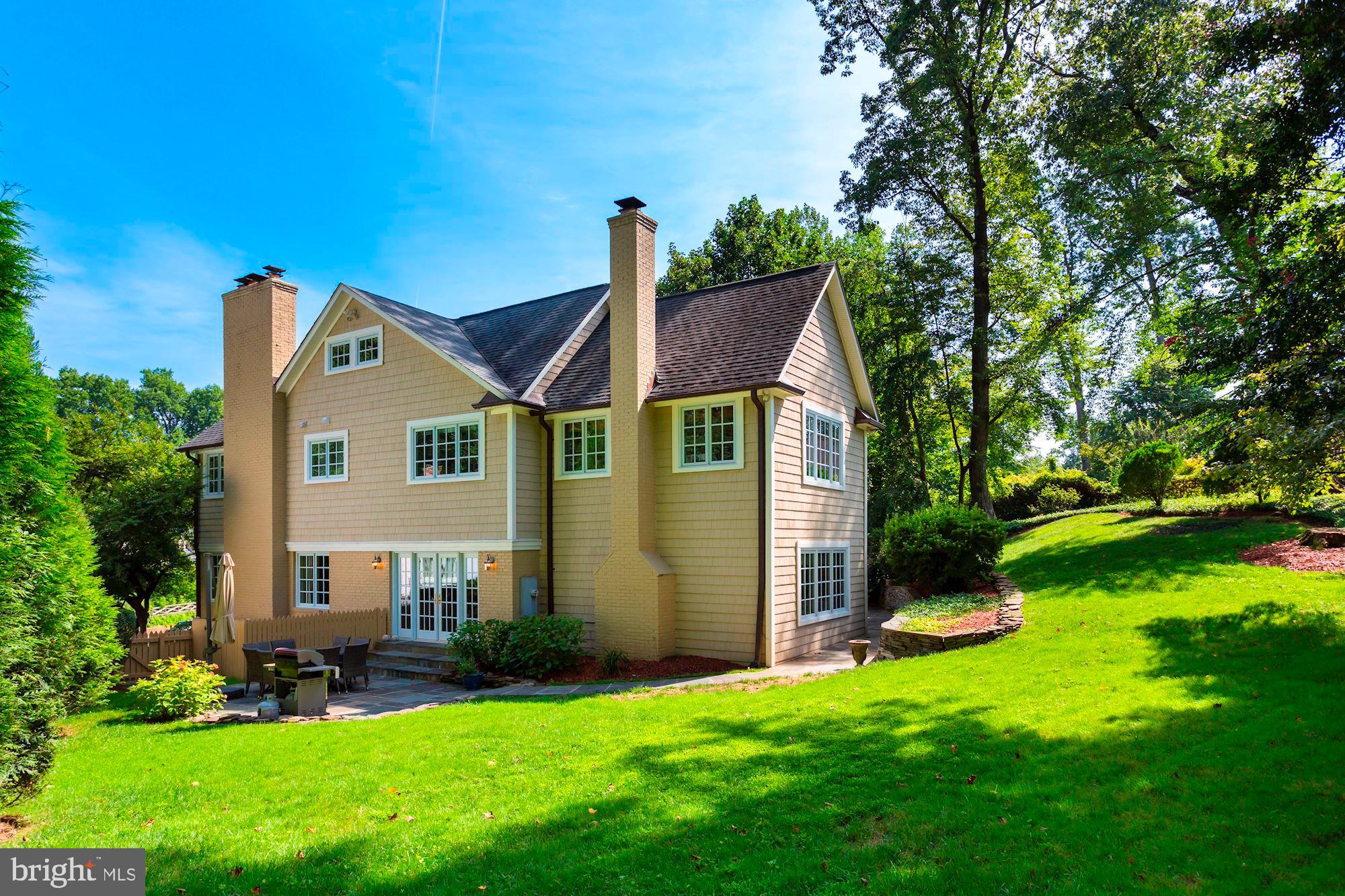 COUNTRY CLUB HILLS - Residential