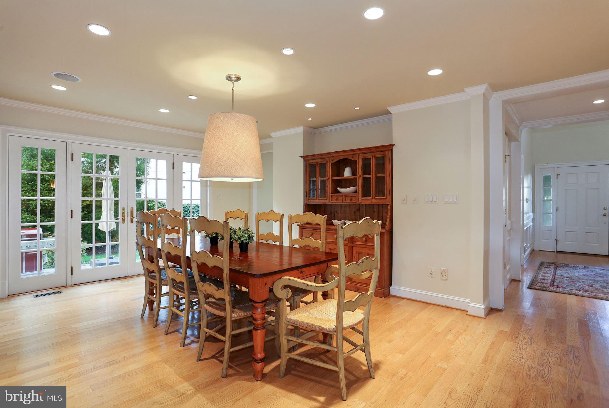 COUNTRY CLUB HILLS - Residential