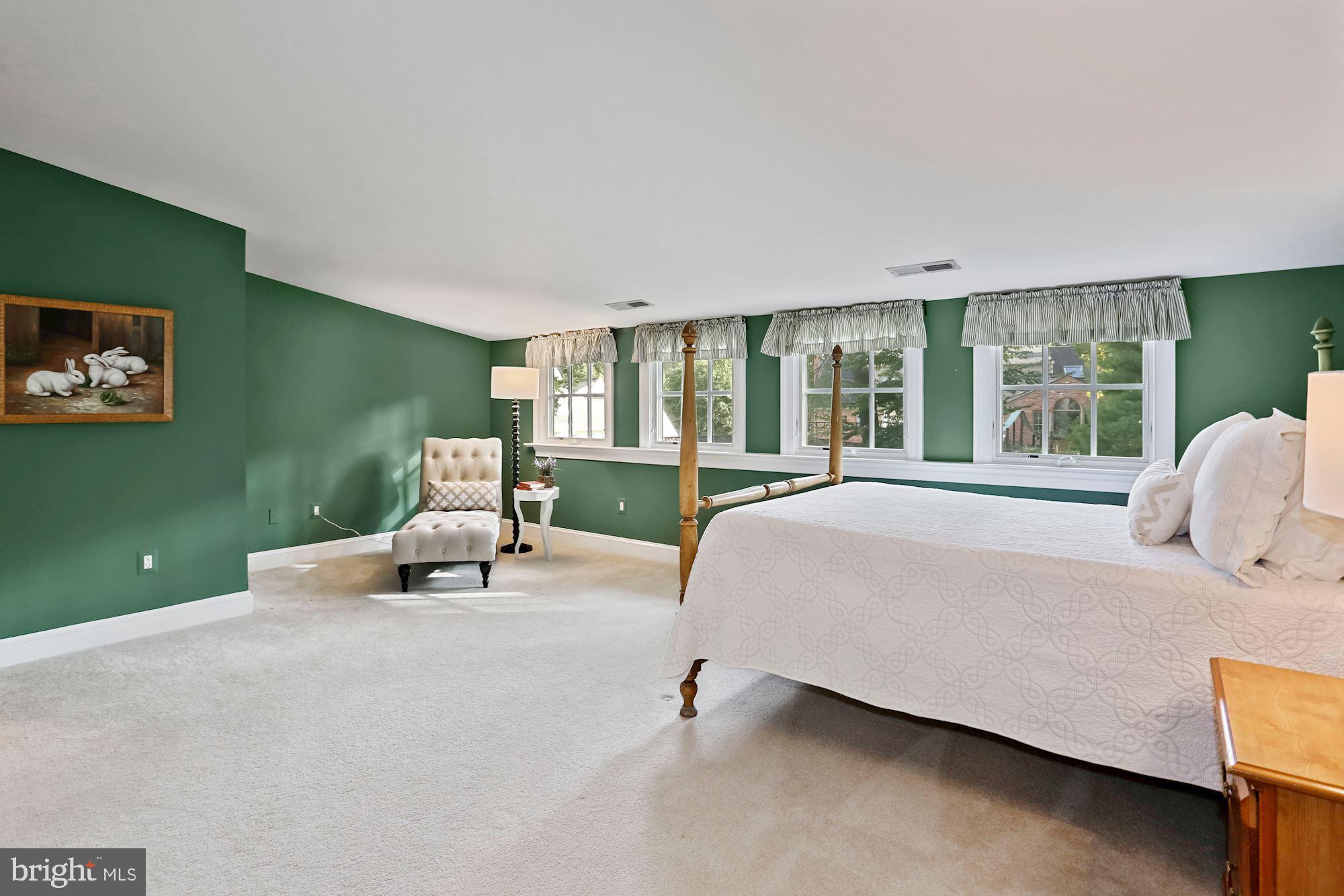 COUNTRY CLUB HILLS - Residential