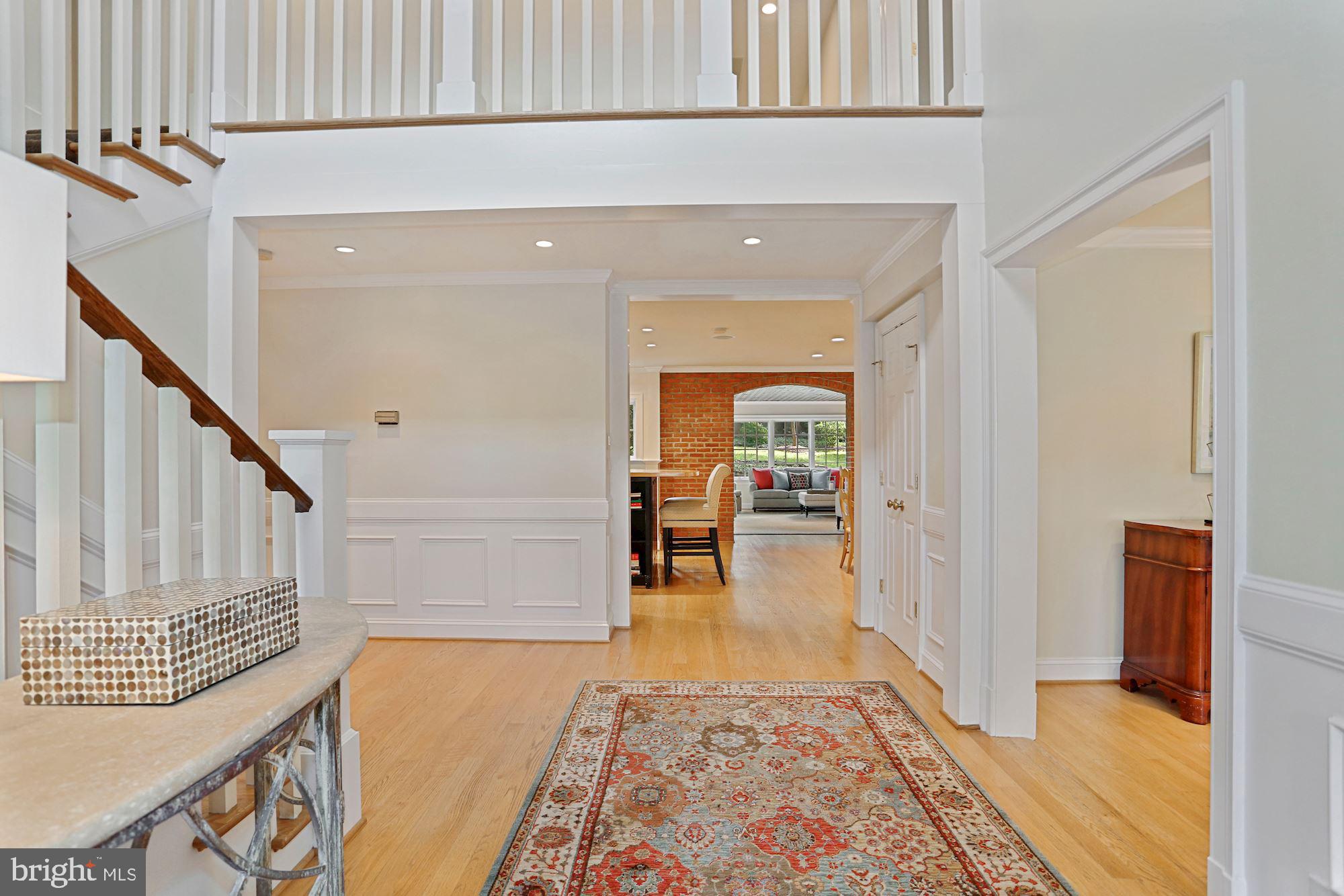 COUNTRY CLUB HILLS - Residential