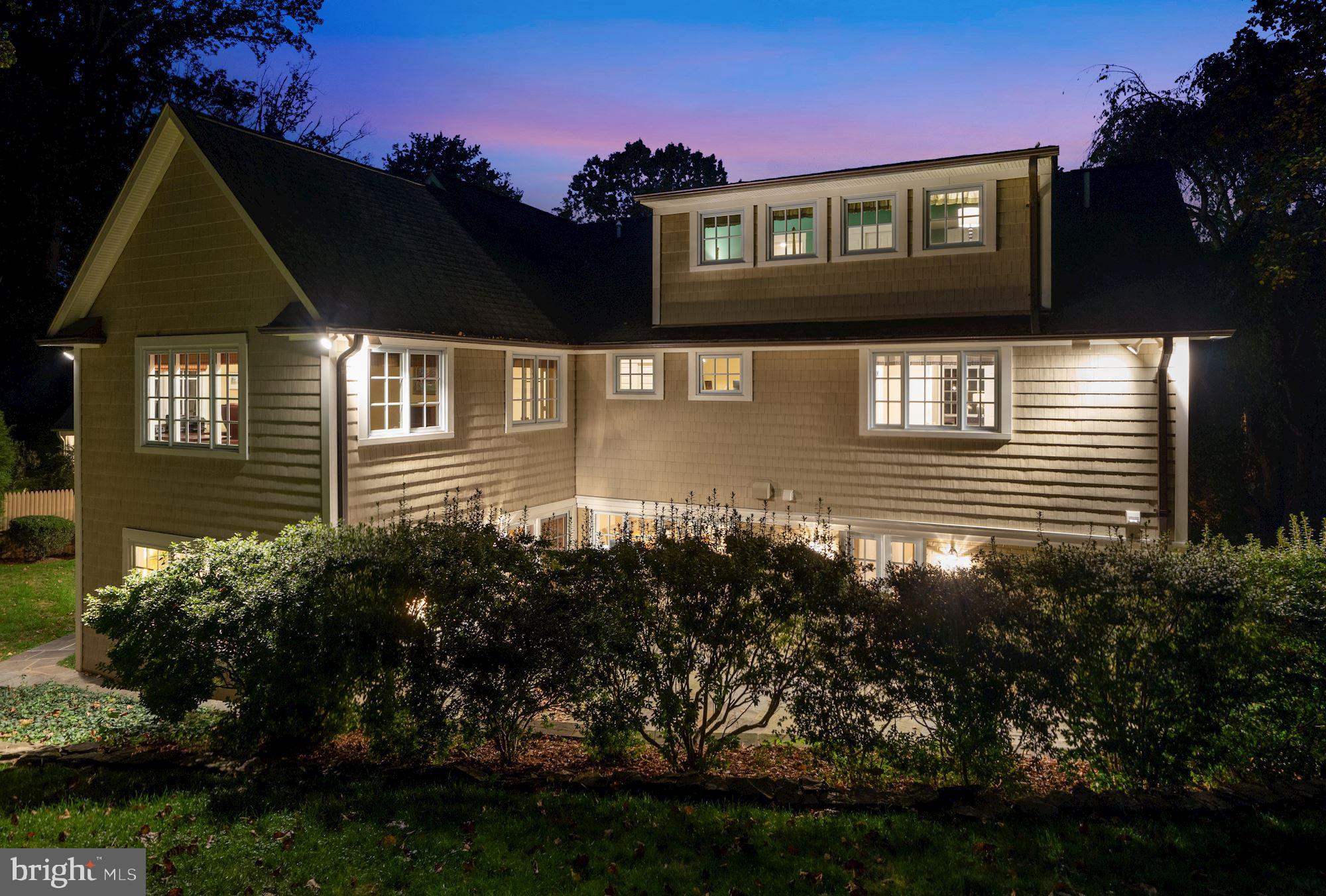 COUNTRY CLUB HILLS - Residential