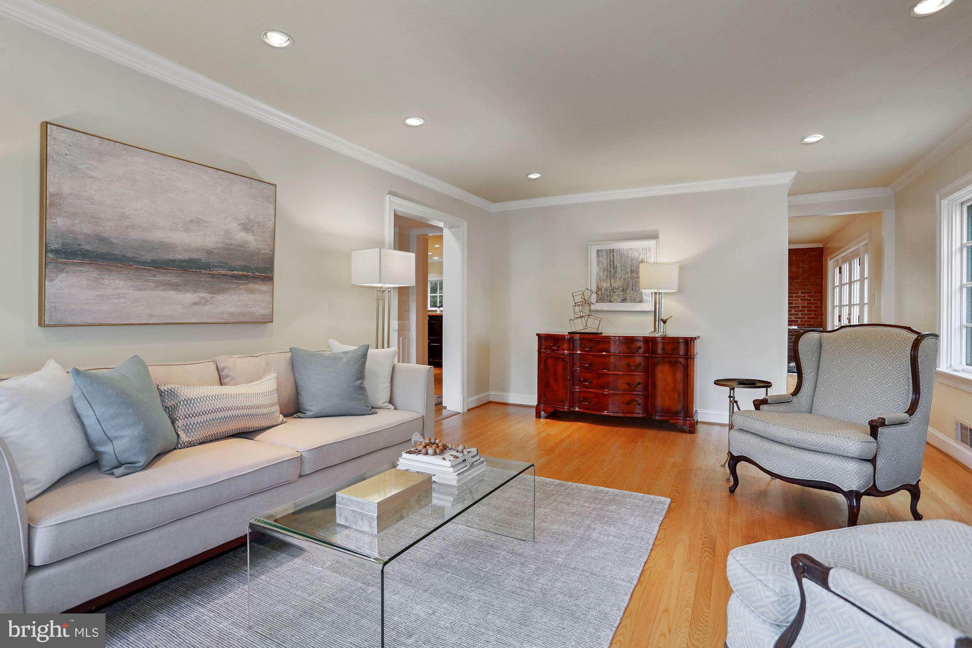 COUNTRY CLUB HILLS - Residential