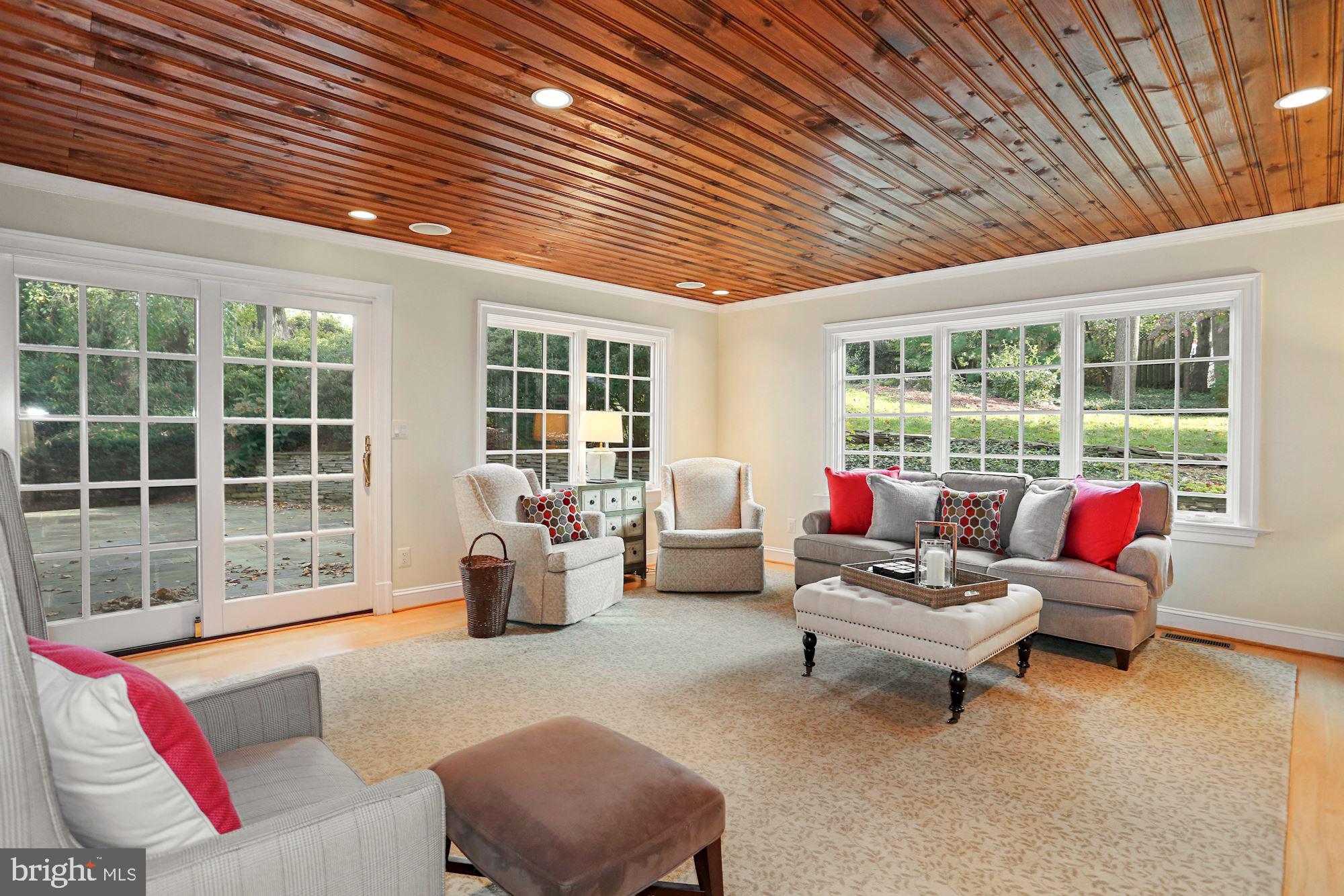 COUNTRY CLUB HILLS - Residential