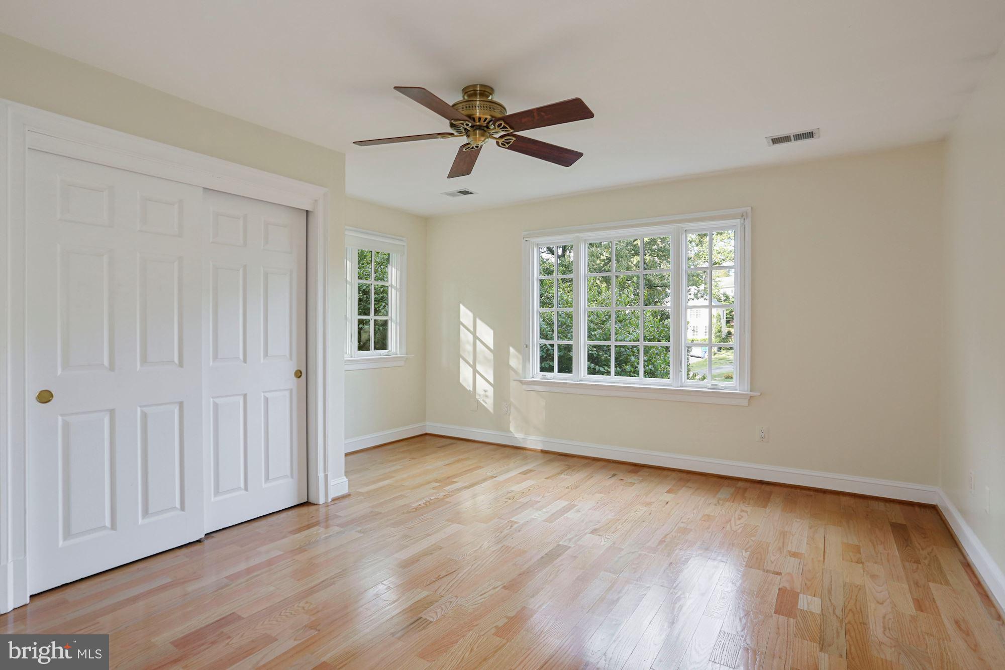 COUNTRY CLUB HILLS - Residential