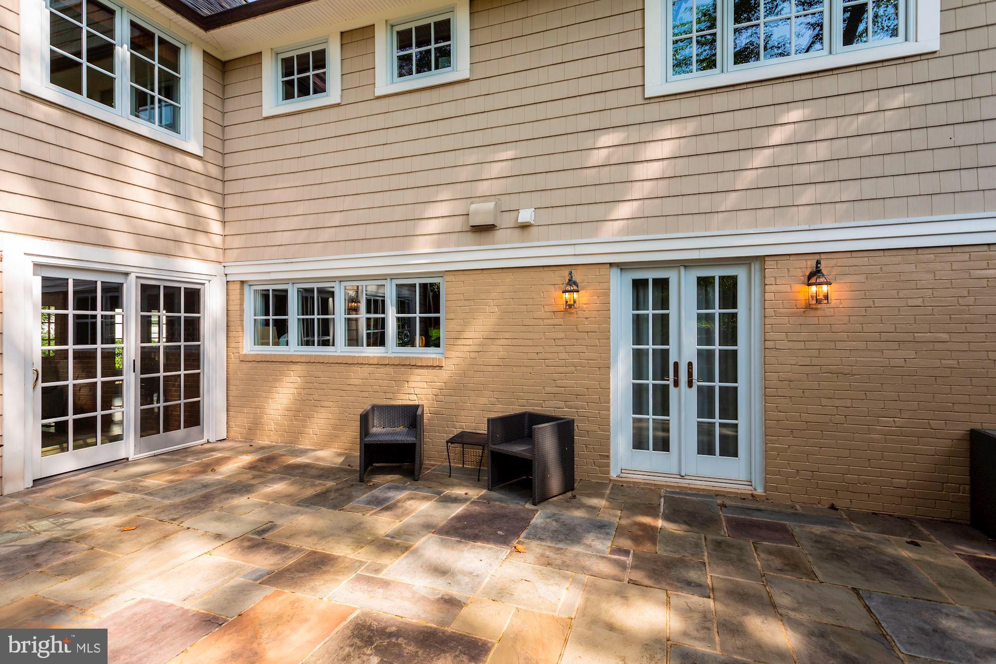 COUNTRY CLUB HILLS - Residential