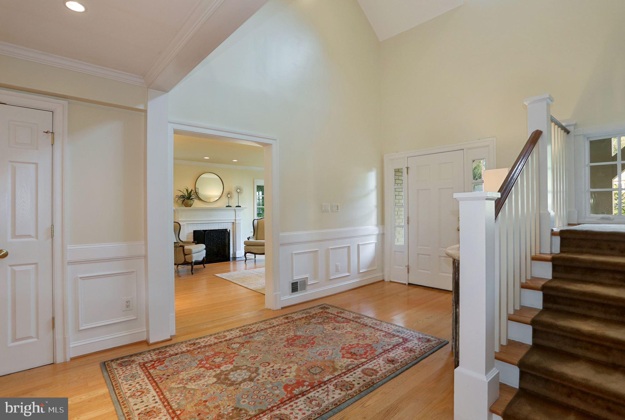 COUNTRY CLUB HILLS - Residential