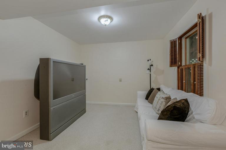 WAVERLY WEST - Residential Lease