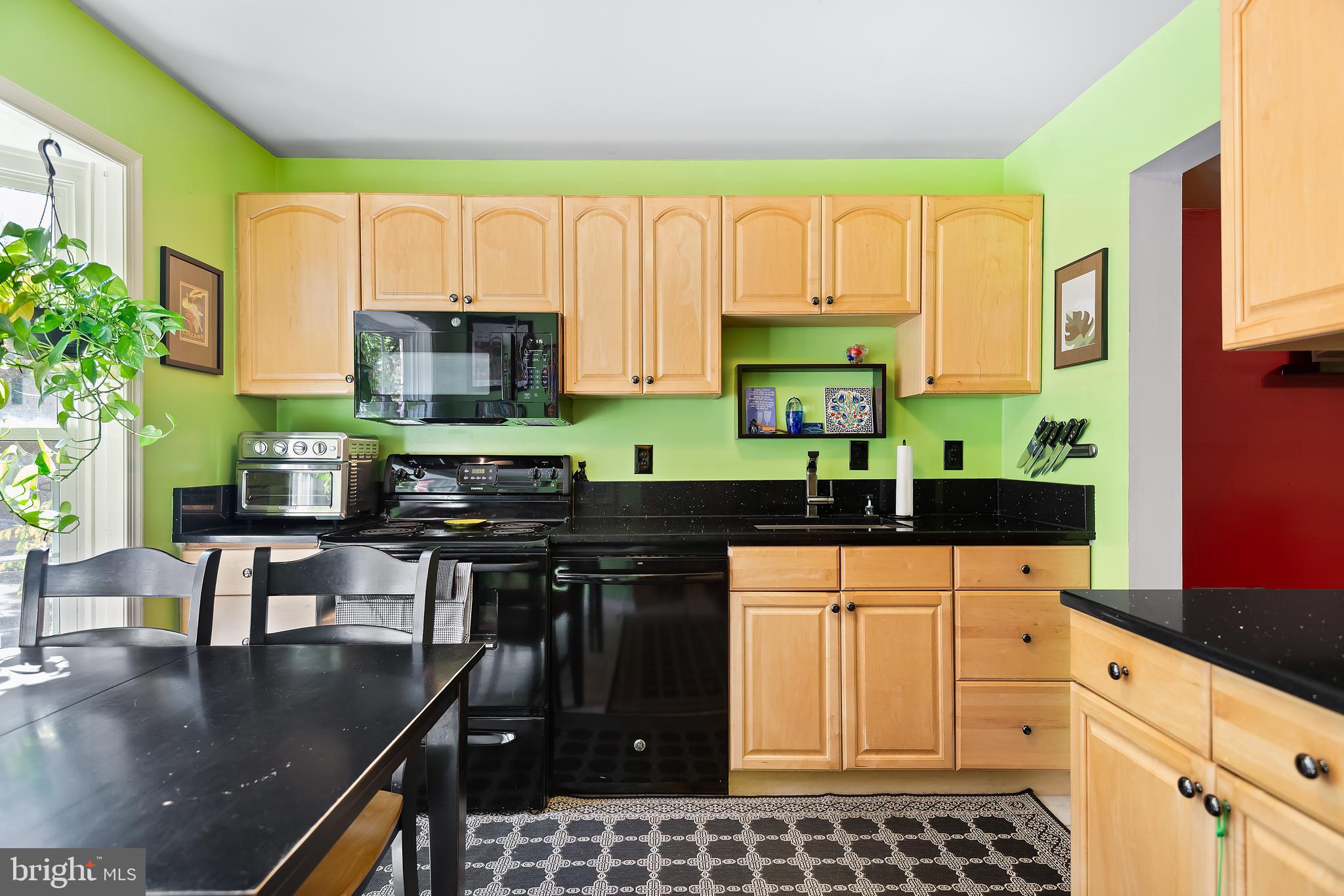 SHADY GROVE VILLAGE - Residential