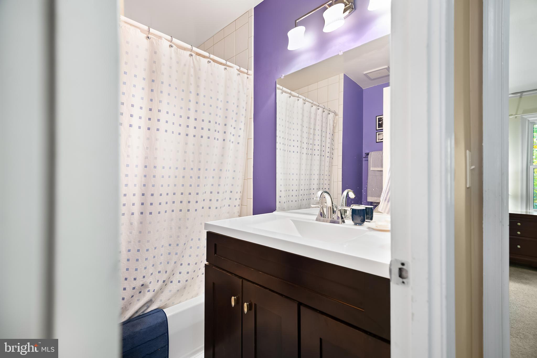 SHADY GROVE VILLAGE - Residential