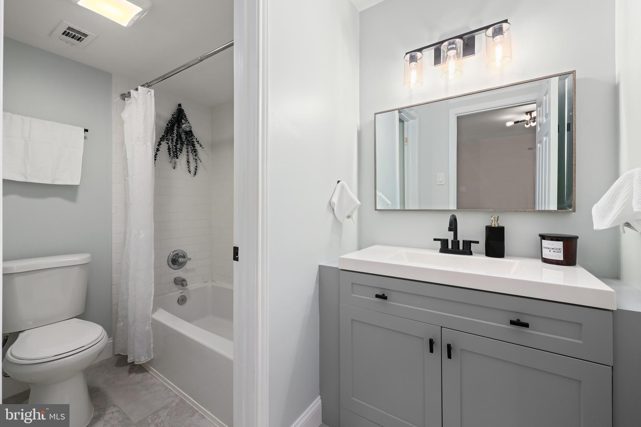 FOUNTAINS AT MCLEAN - Residential