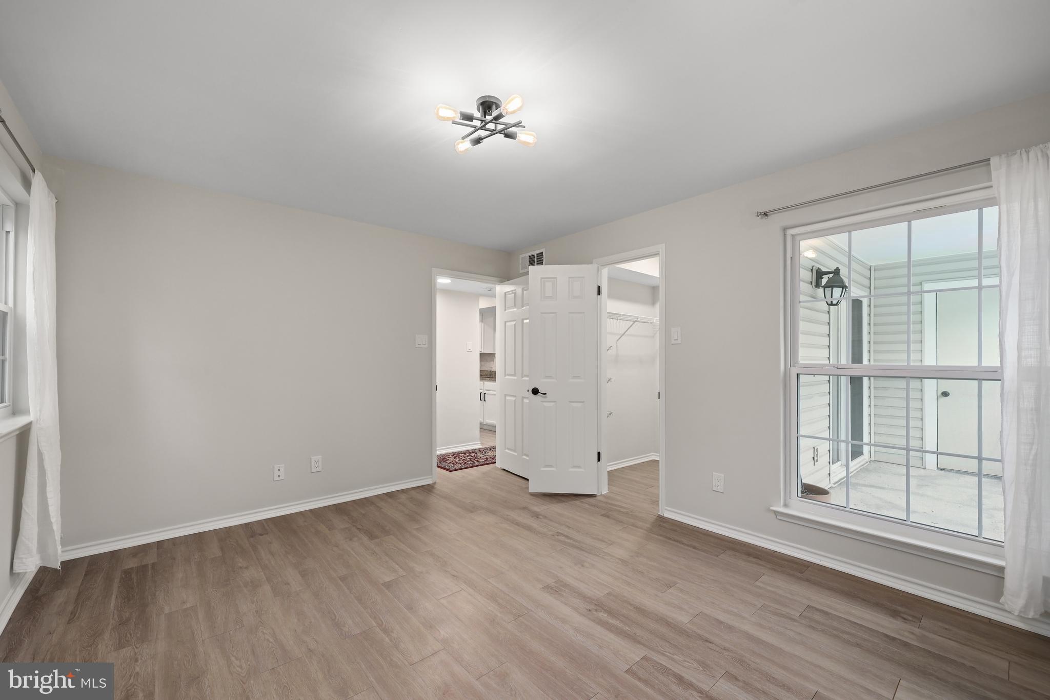 FOUNTAINS AT MCLEAN - Residential