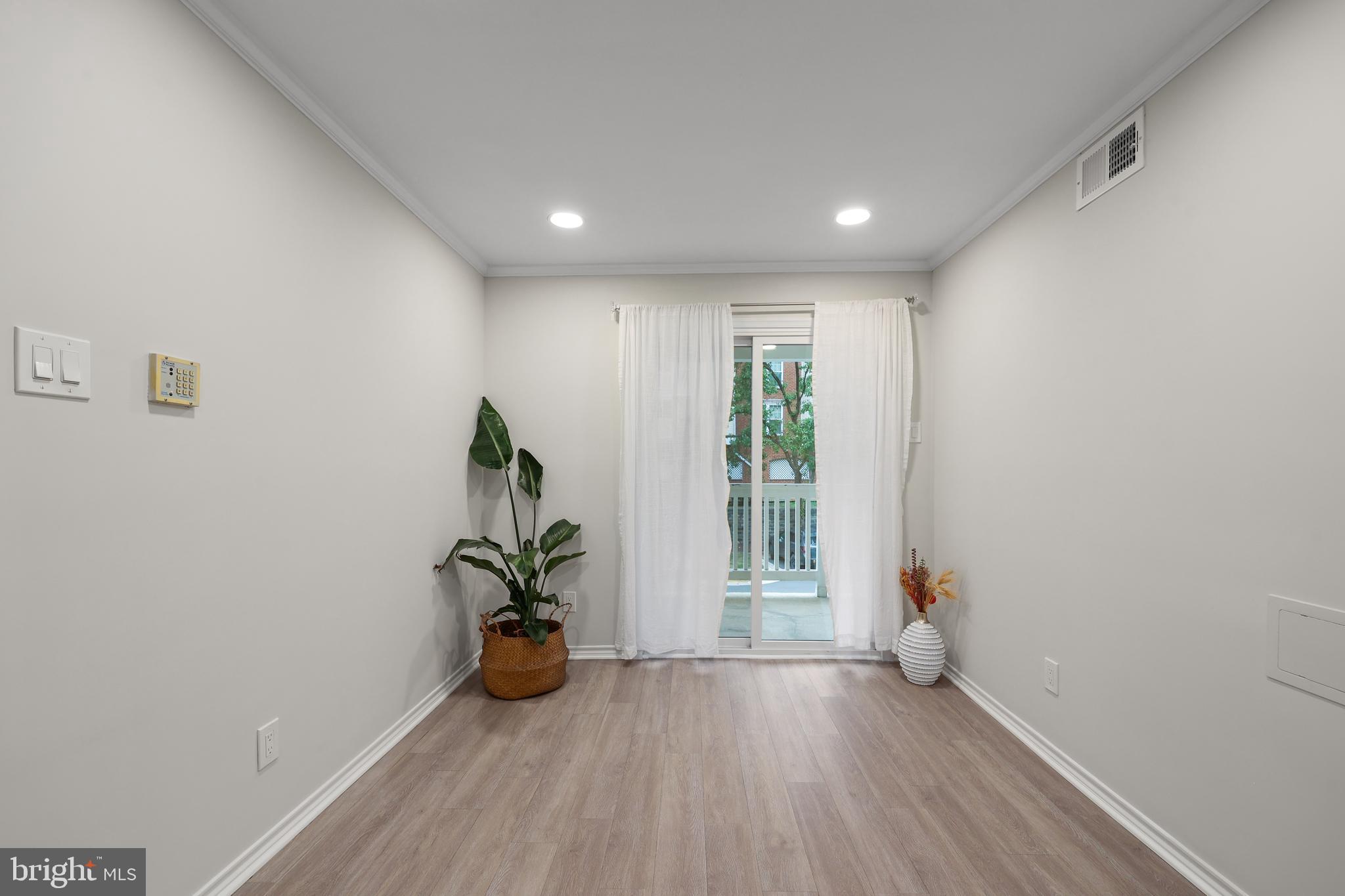 FOUNTAINS AT MCLEAN - Residential