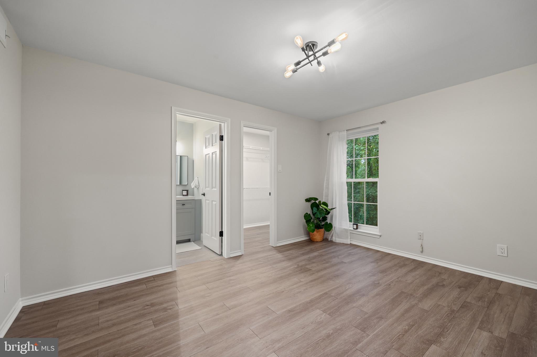 FOUNTAINS AT MCLEAN - Residential