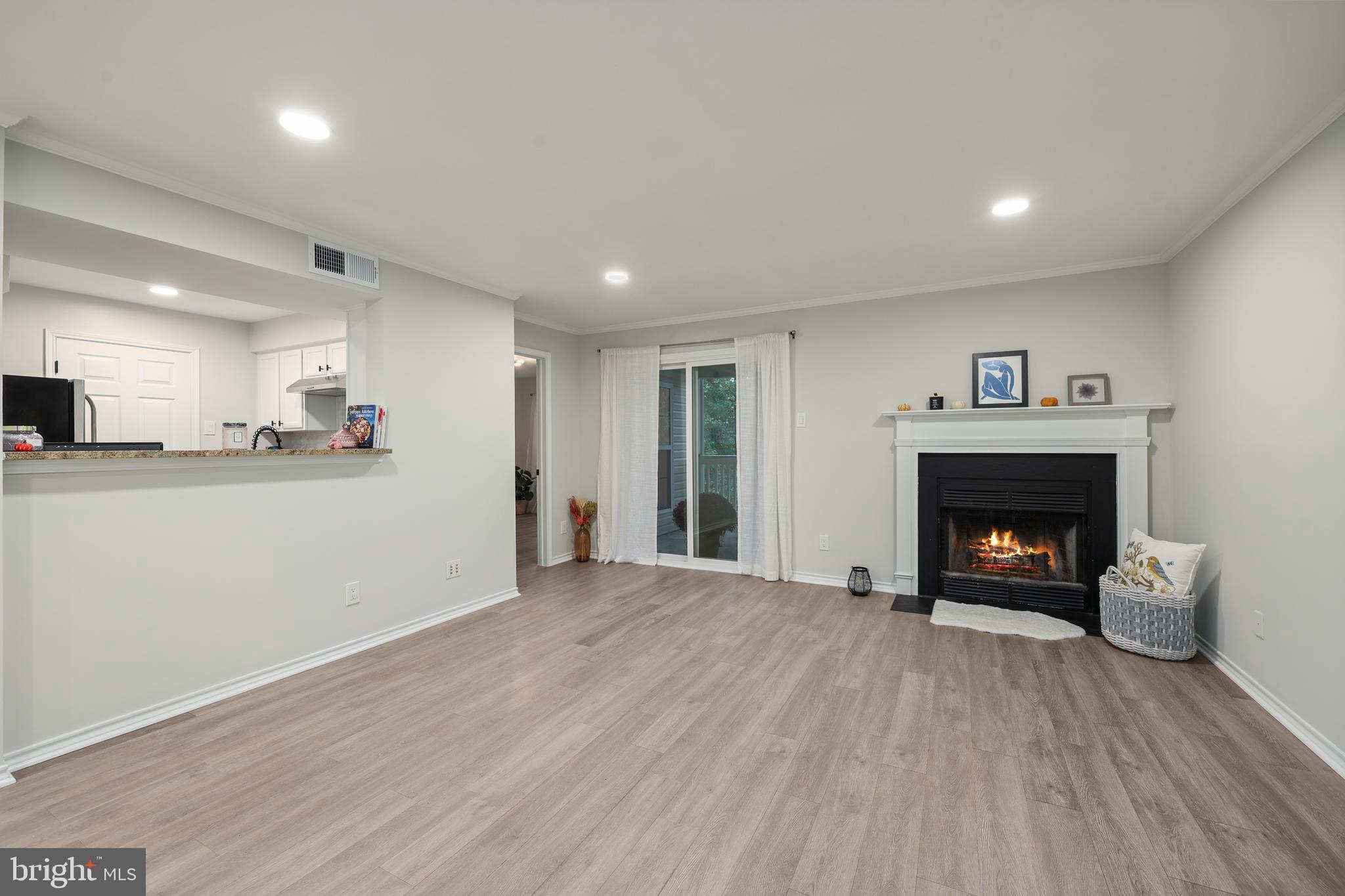 1505 LINCOLN WAY 201