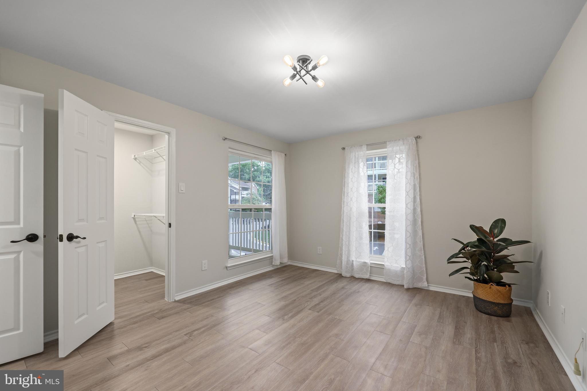 FOUNTAINS AT MCLEAN - Residential