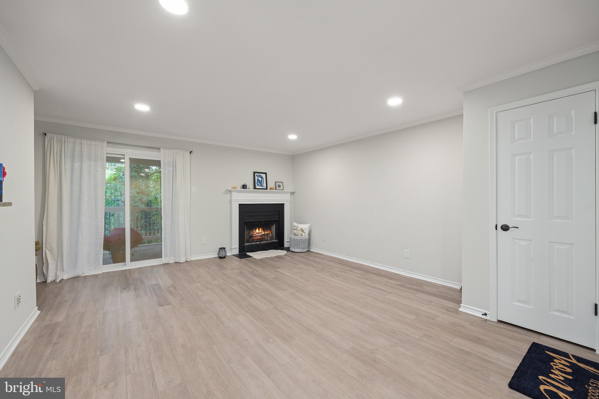 1505 LINCOLN WAY 201