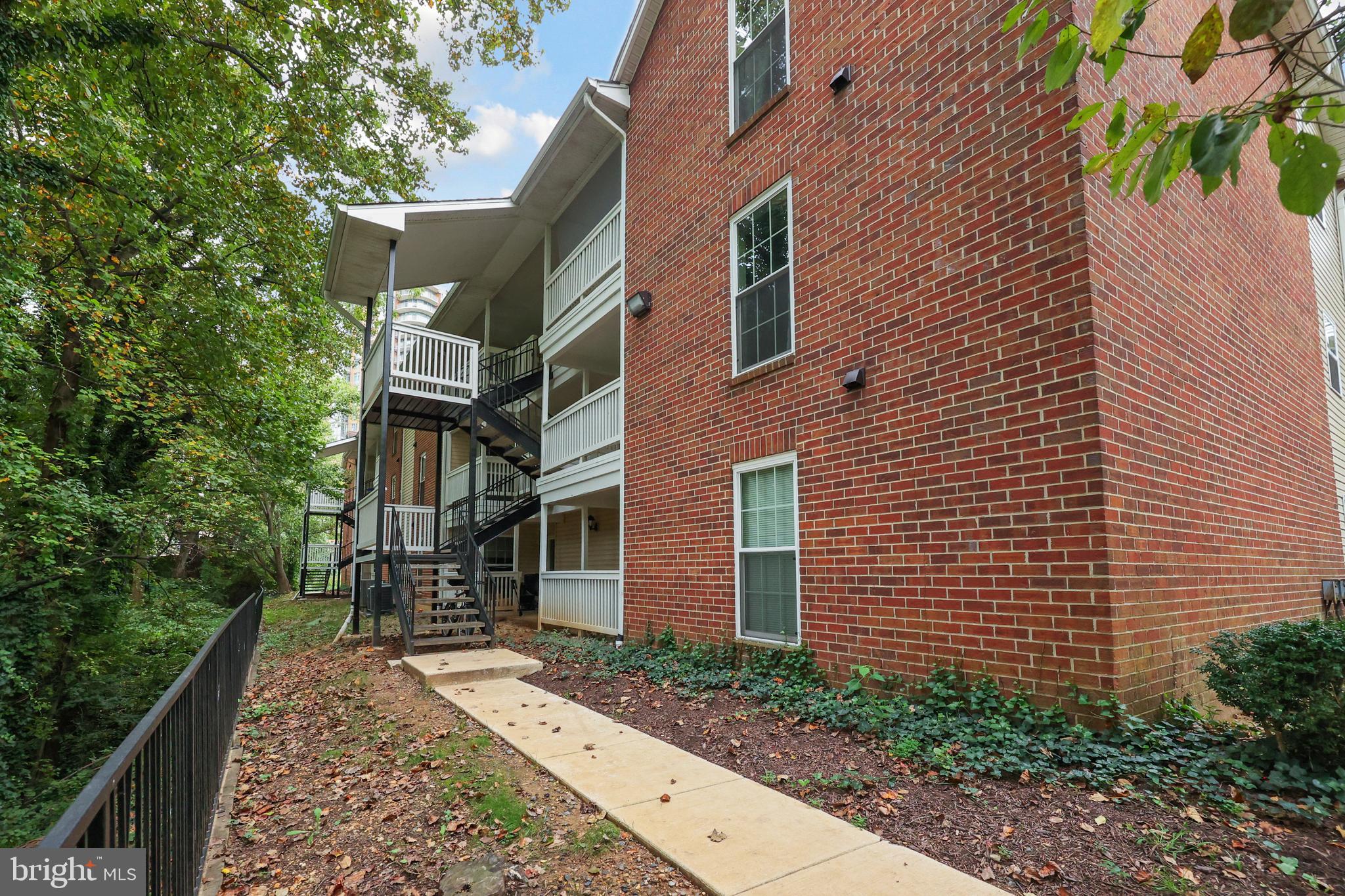 1505 LINCOLN WAY 201