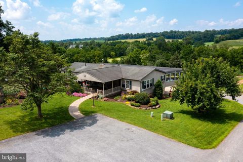 8486 ELIZABETHTOWN ROAD ELIZABETHTOWN PA 17022