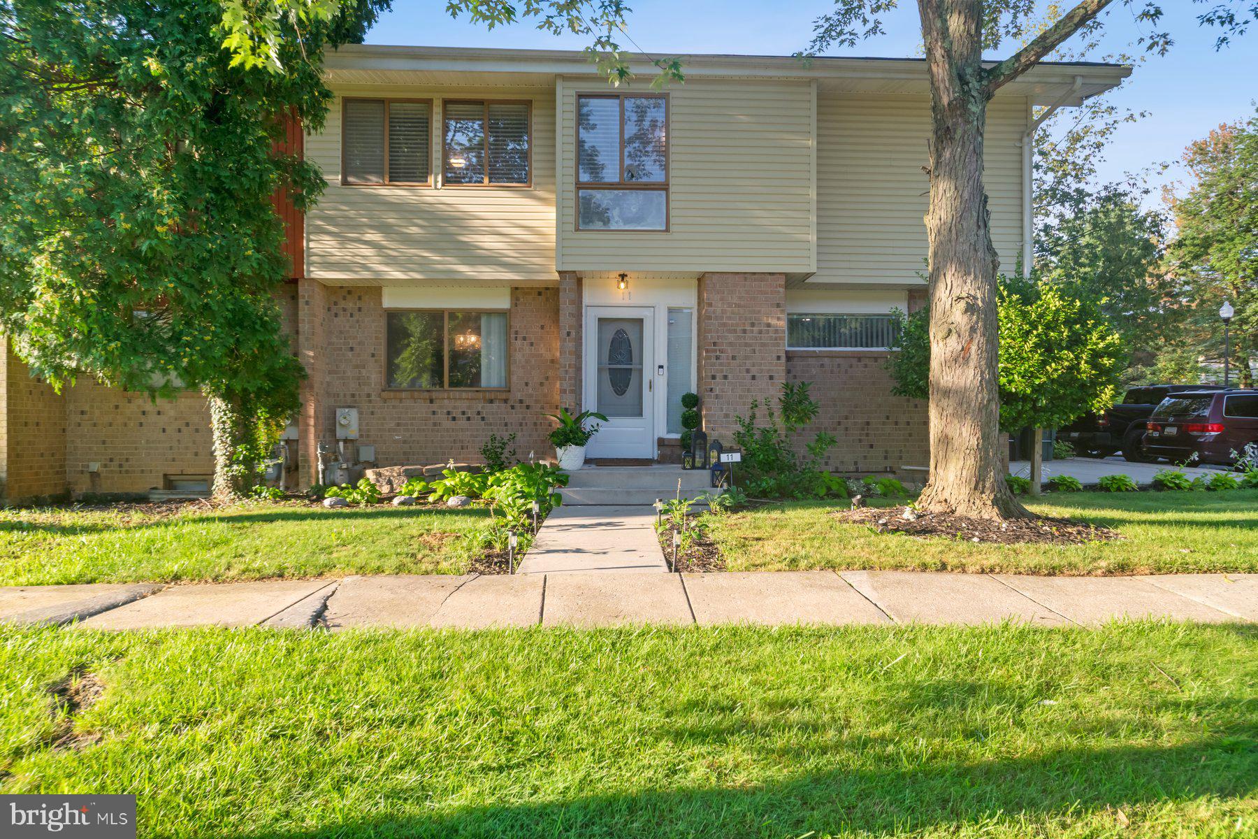 11 PAPAGO COURT