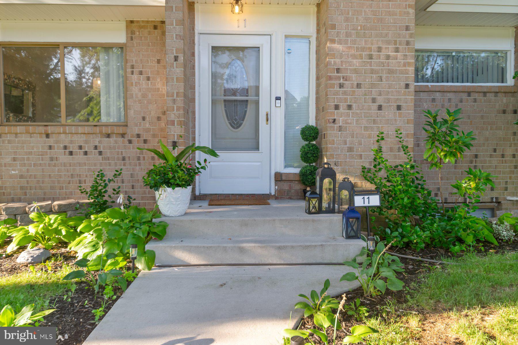 11 PAPAGO COURT