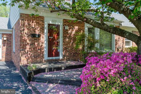 2215 DIXIE DRIVE YORK PA 17402