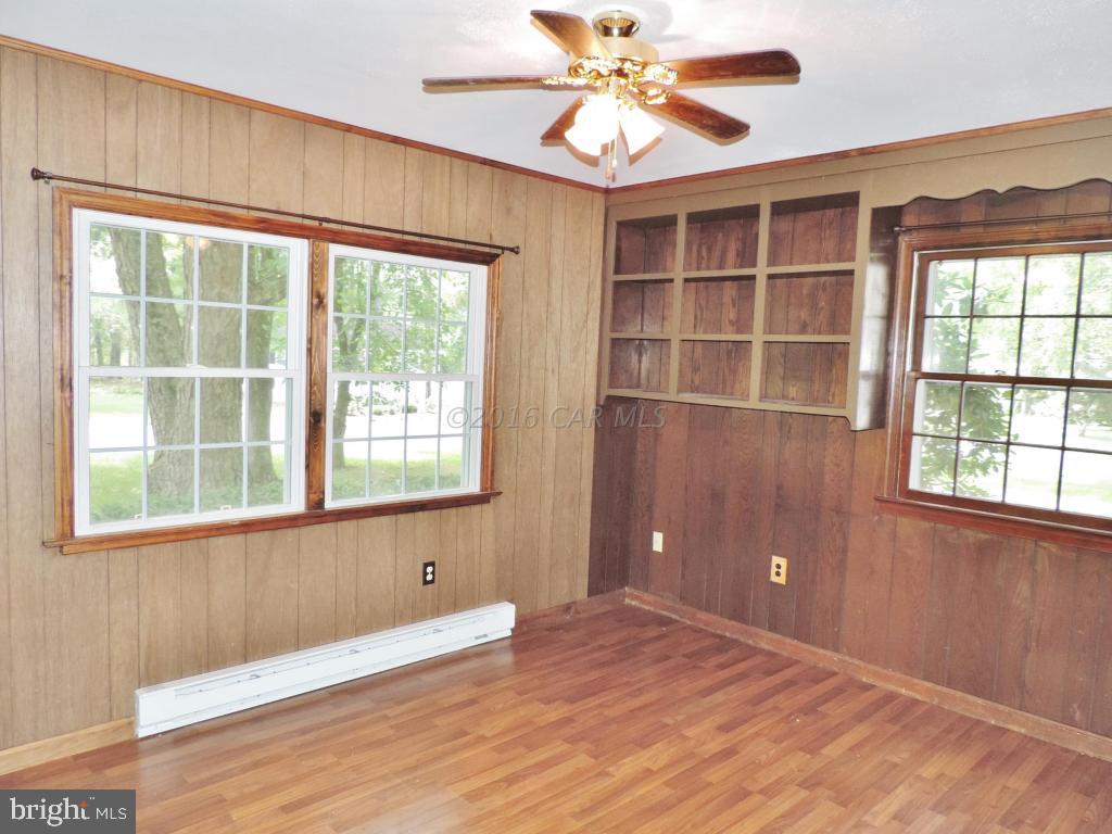 RIAWALKIN ACRES - Residential