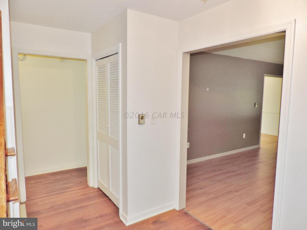 RIAWALKIN ACRES - Residential