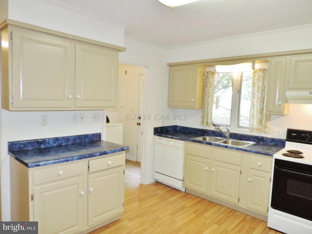 RIAWALKIN ACRES - Residential