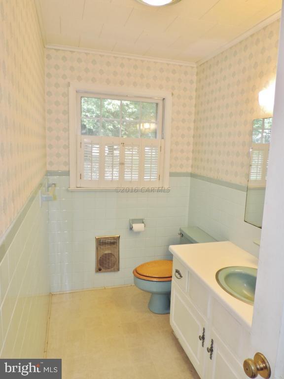 RIAWALKIN ACRES - Residential