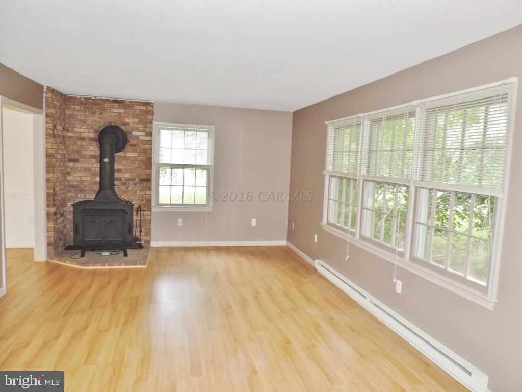 RIAWALKIN ACRES - Residential