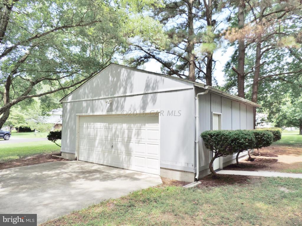 RIAWALKIN ACRES - Residential