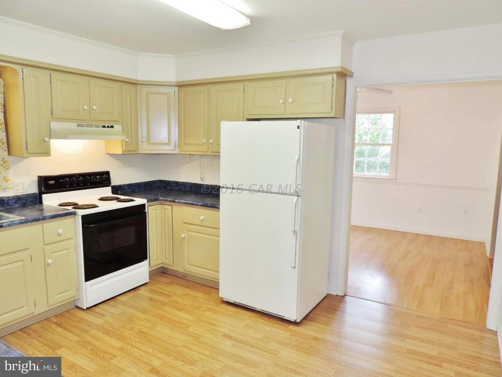 RIAWALKIN ACRES - Residential