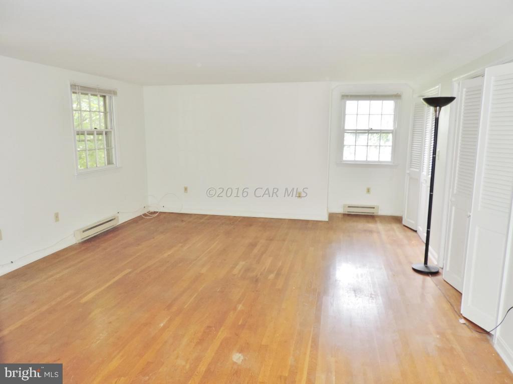 RIAWALKIN ACRES - Residential