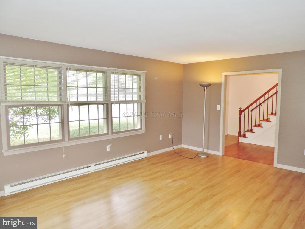 RIAWALKIN ACRES - Residential