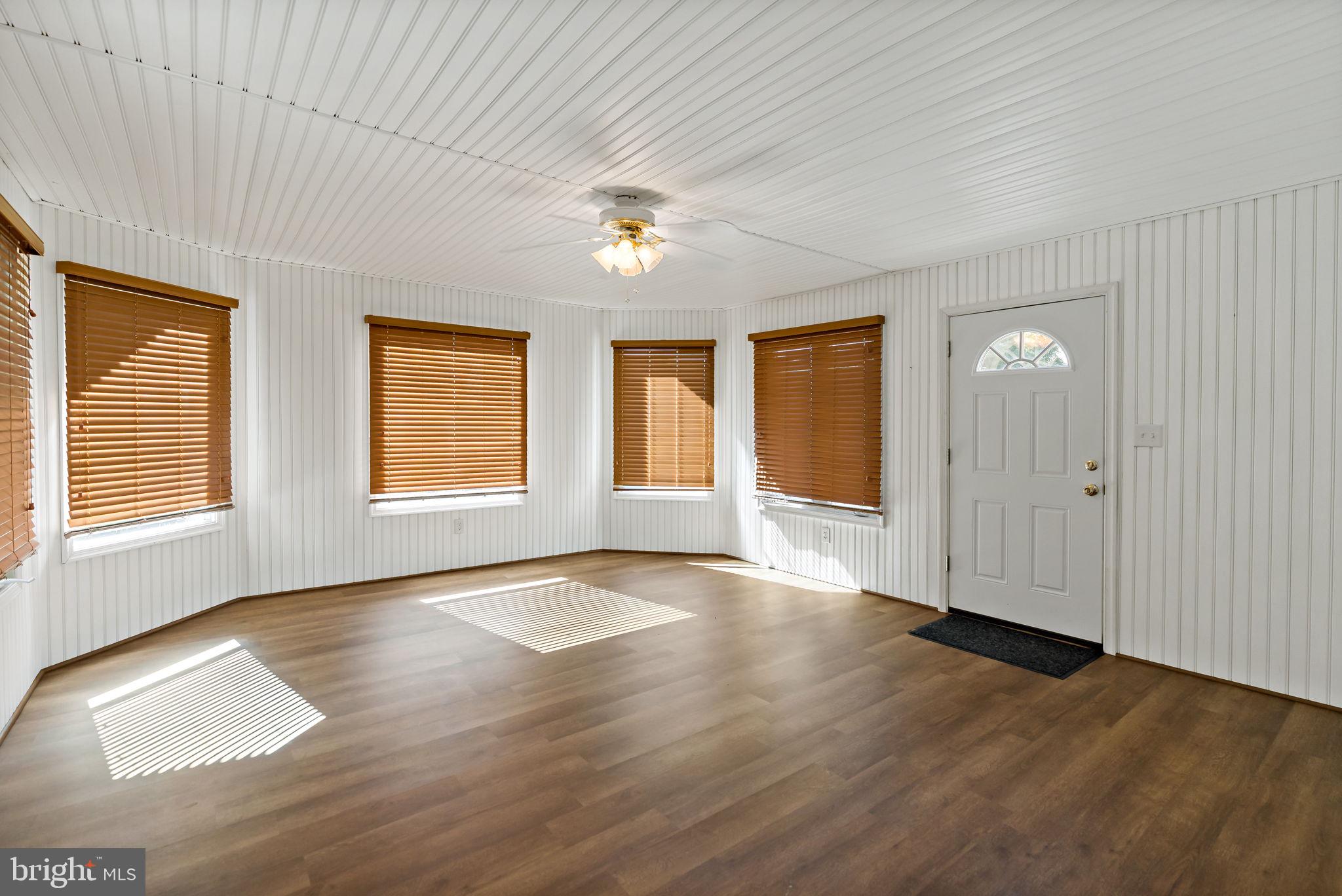 APPLE KNOLLS - Residential